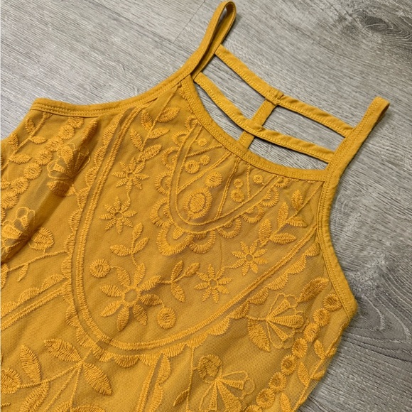 •REWIND• MUSTARD LACE TANK TOP - Picture 2 of 5